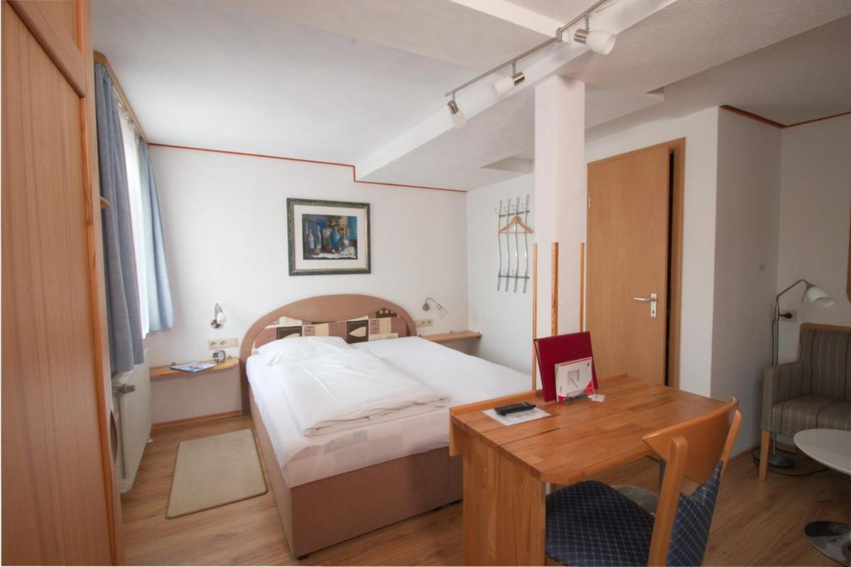 Hotel Venezia Tubingen Bagian luar foto